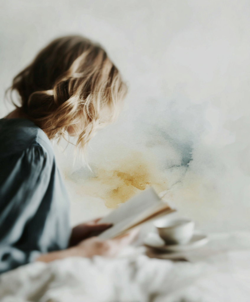 fgeorgina woman reading alone cinematic photography warm colo e60ff094 afe8 4b66 9eaf 74be233ad437 1